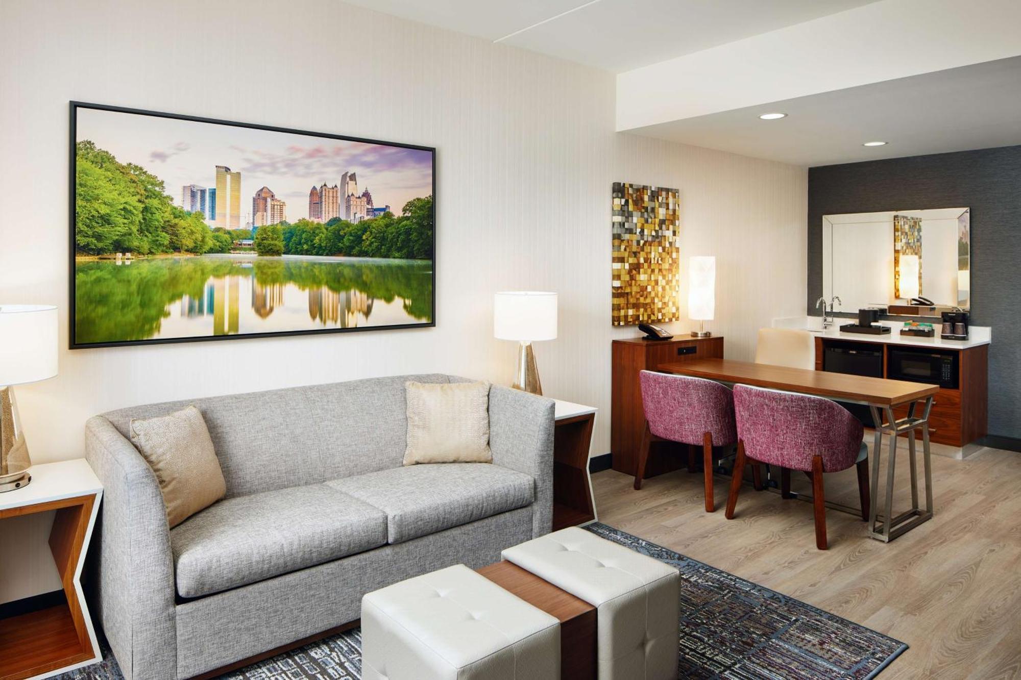 Embassy Suites By Hilton Atlanta Airport North Hapeville Esterno foto
