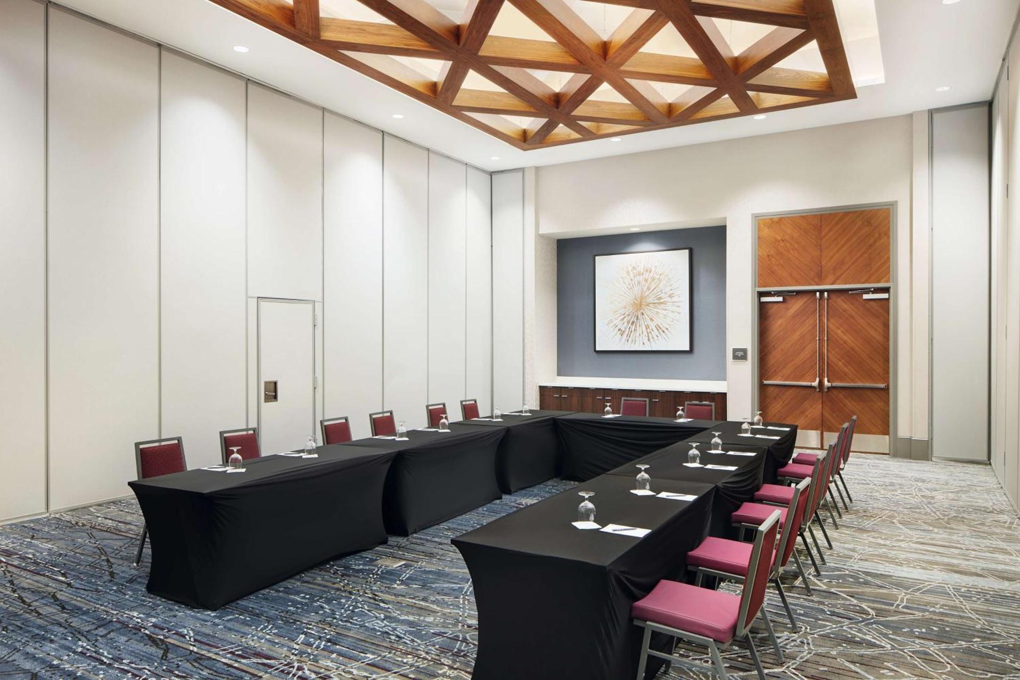 Embassy Suites By Hilton Atlanta Airport North Hapeville Esterno foto